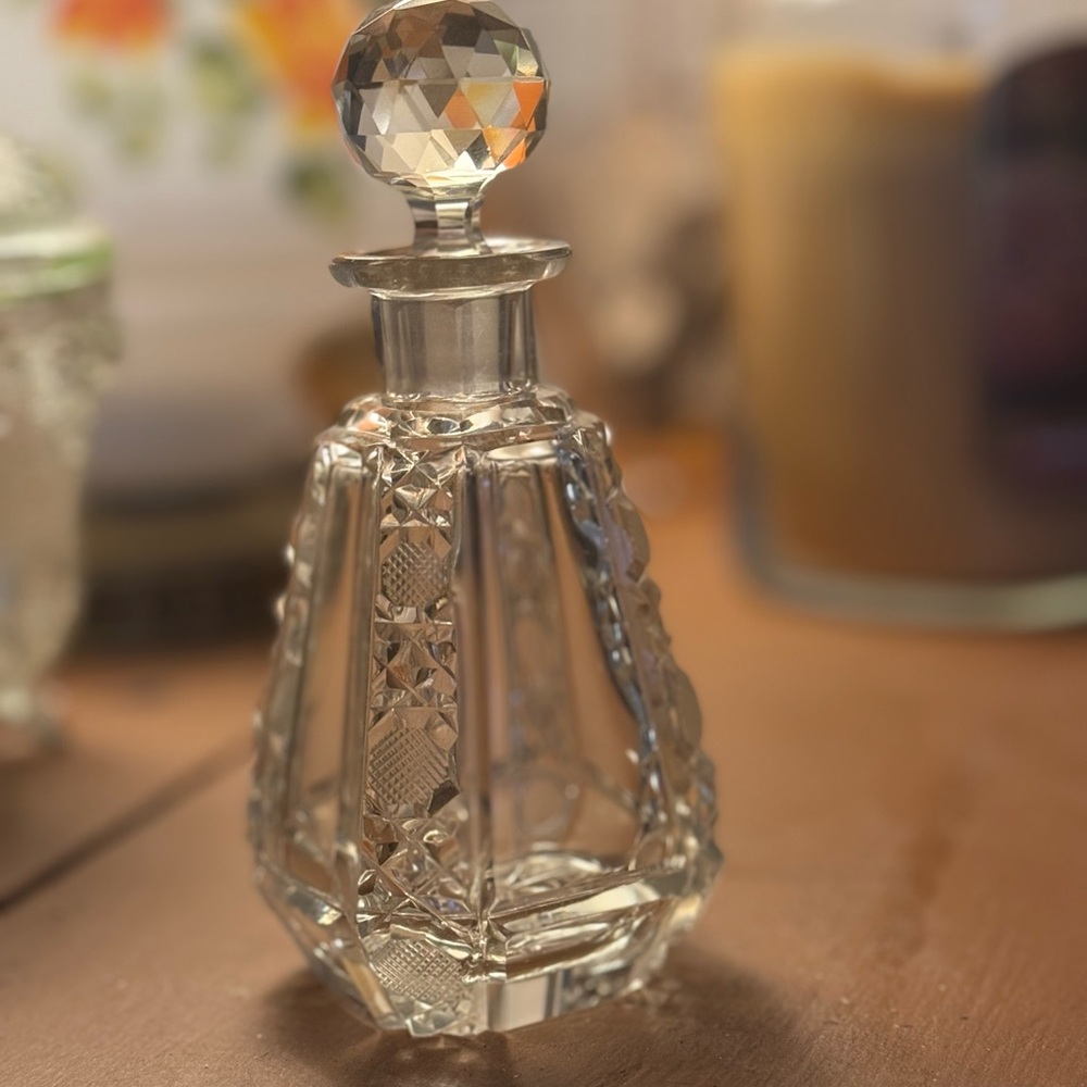 Vintage Perfume Bottle Faceted Round Stopper